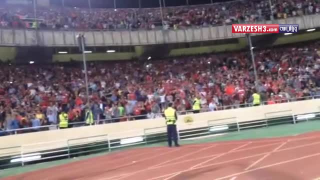 تشویق بی وقفه هواداران پرسپولیس مقابل النصر (اختصاصی ورزش ۳)