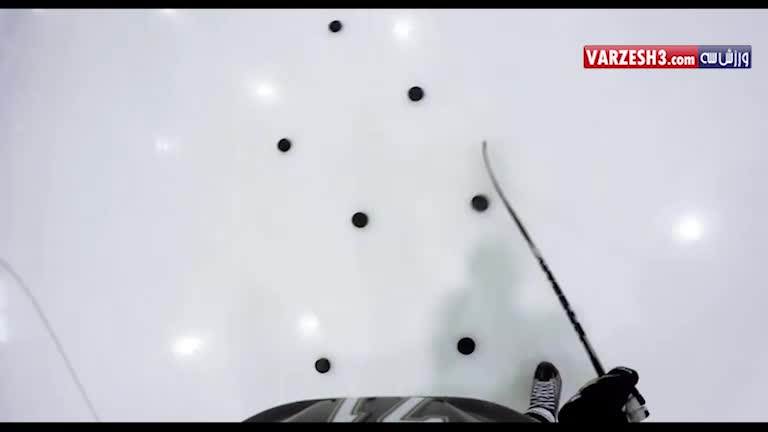 حرکات نمایشی هاکی روی یخ