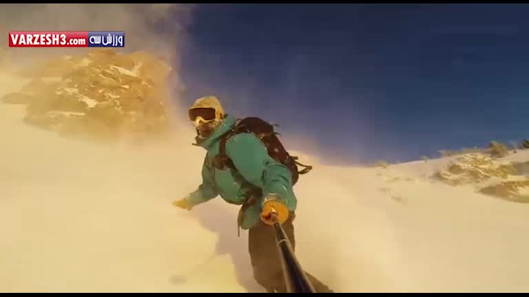 فیلم برداری سلفی از اسکی هیجان انگیز در کوهای برفی