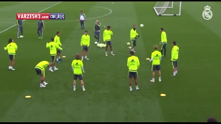 شوت های سرضرب بازیکنان رئال مادرید در تمرین(سوپرگل تونی کروس)