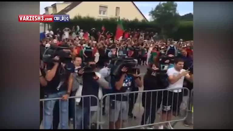 خروج بازیکنان پرتغال با جام از فرانسه