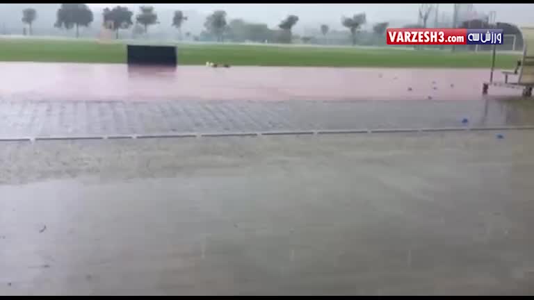 باران شدید در محل برگزاری تمرین تیم ملی در مالزی