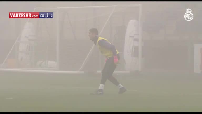 تمرین امروز بازیکنان رئال مادرید در شرایط بد آب و هوایی