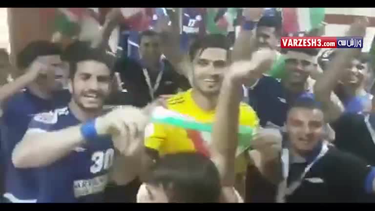 خوشحالی بازیکنان استقلال خوزستان بعد از شکست الفتح