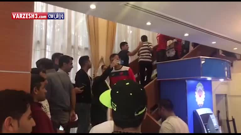 چالش سلفی بازیکنان پرسپولیس و هواداران در دبی