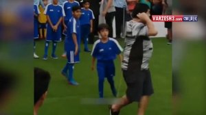 درگیری جالب مارادونا با کودک فوتبالیست