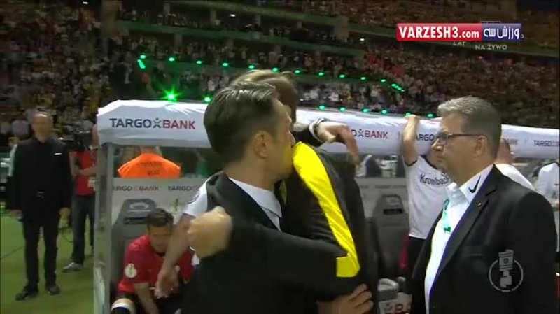 شادی بازیکنان دورتموند بعد از فتح جام حذفی آلمان