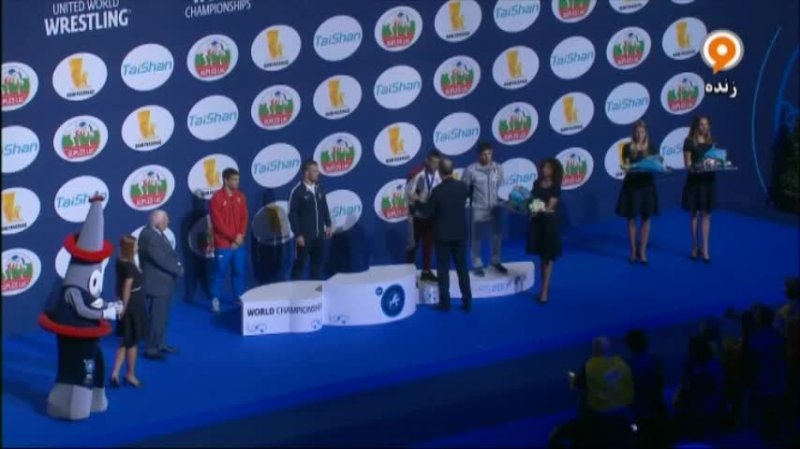 اهدای مدال برنز عبدولی در کشتی فرنگی قهرمانی جهان