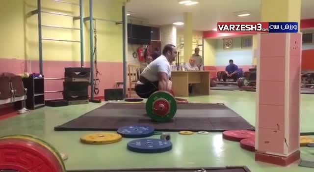 مهار وزنه 260 کیلویی توسط سلیمی در اردوی تیم ملی 