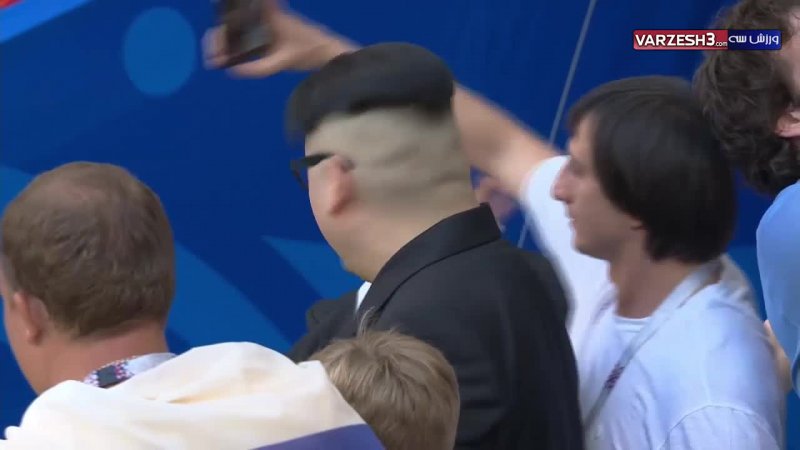 بدل پوتین و رهبر کره شمالی در حال تماشای دیدار "اروگوئه - روسیه"