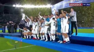 لحظه بالا بردن جام قهرمانی باشگاه‌های جهان توسط راموس
