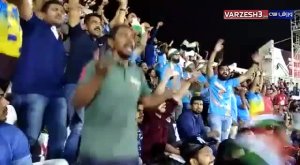 تشویق پرشور هندی ها در بازی بحرین