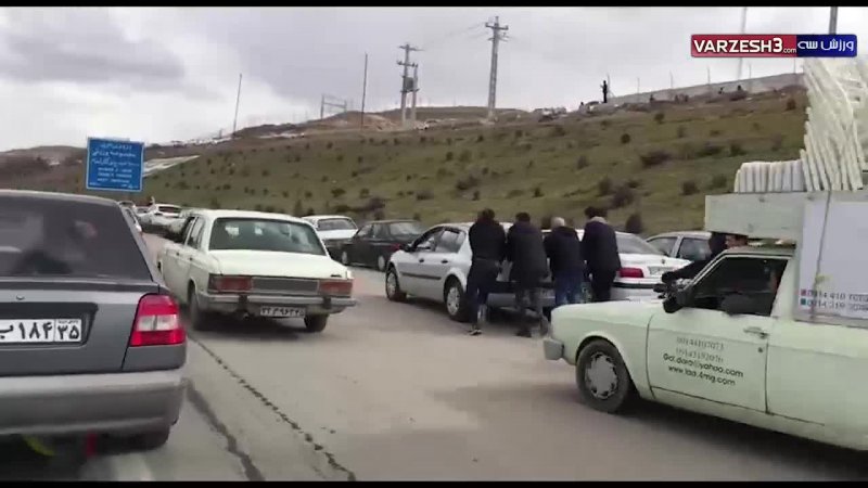خراب شدن ماشین عروس در جاده منتهی به ورزشگاه یادگار امام تبریز!