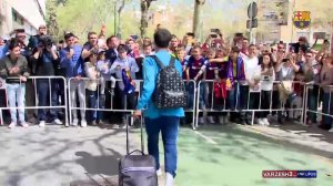 ورود تیم بارسلونا به شهر سویل برای بازی با بتیس
