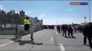 پلیس های اسب سوار در ورزشگاه آزادی