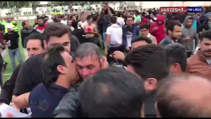 شادی هواداران شاهین بوشهر پس از صعود به لیگ برتر