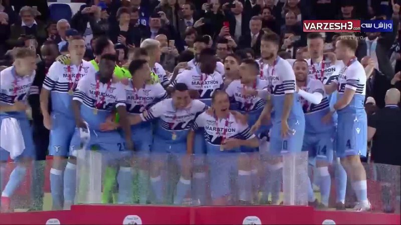 مراسم اهدای جام قهرمانی کوپا ایتالیا به تیم لاتزیو