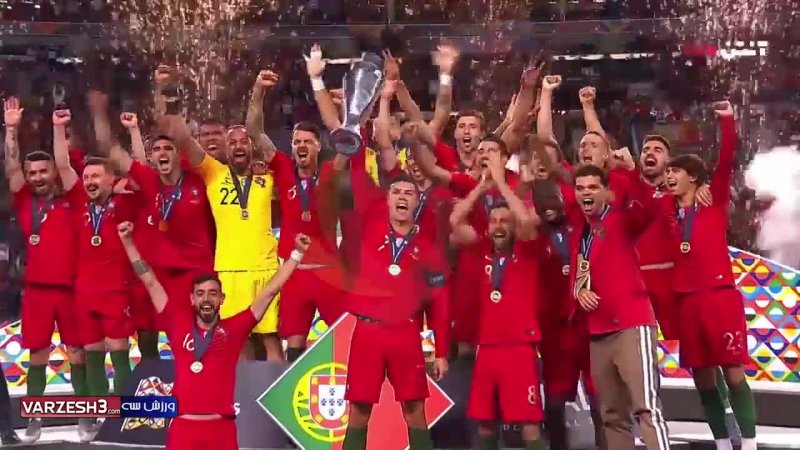 لحظه بالابردن جام قهرمانی لیگ ملتهای اروپا توسط رونالدو