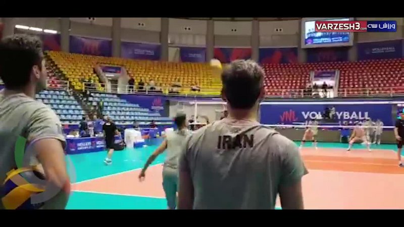 تمرین سرویس زنی ستاره های والیبال ایران