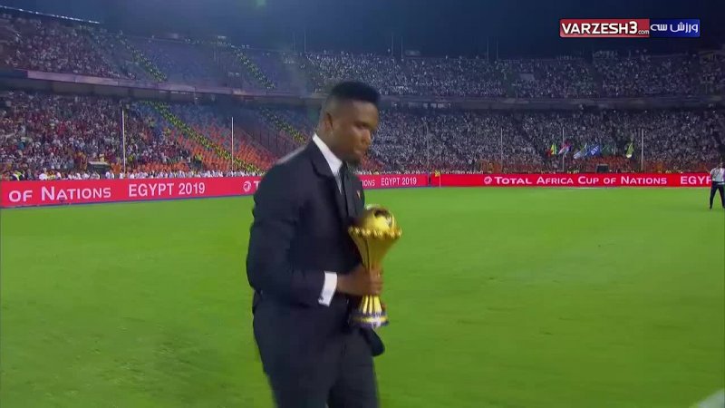 حمل جام قهرمانی آفریقا توسط ساموئل اتوئو
