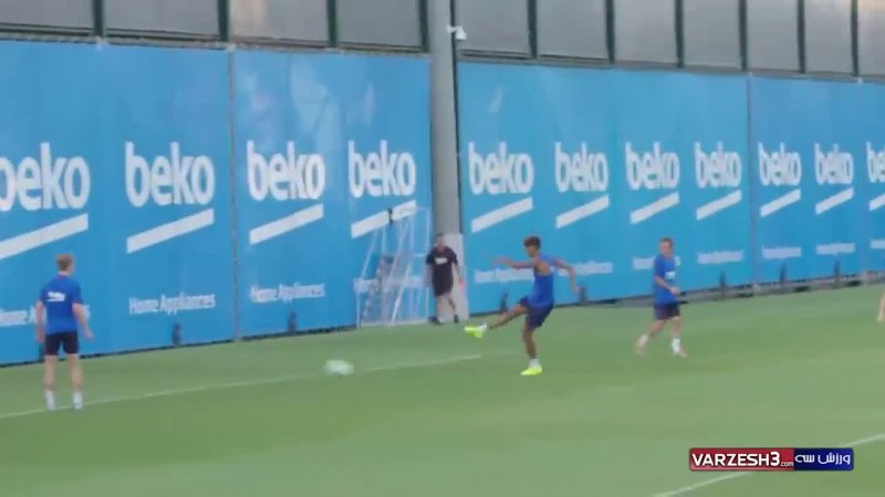 تمرینات بارسلونا قبل از بازی با رئال بتیس