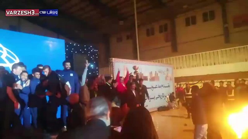 مراسم اهدای مدال و کاپ قهرمانی لیگ برتر کشتی فرنگی