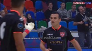 سوپر گل بهزادپور به پیمان حسینی در دیدار فوتبال ساحلی