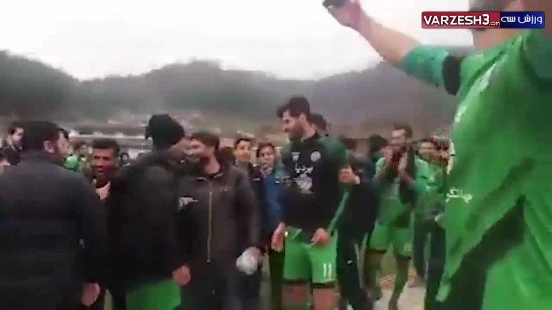 جشن بازیکنان چوکا تالش بعد از برد امروز در لیگ دو