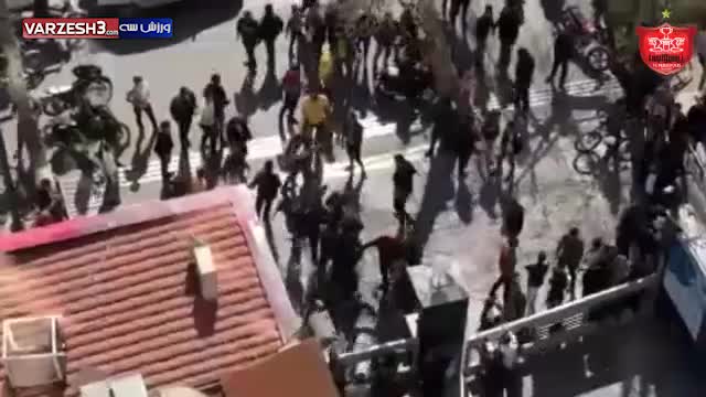 حمله موتورسوارها به هواداران پرسپولیس مقابل هتل
