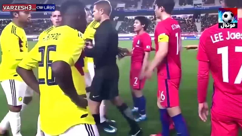 لحظات زشت نژاد پرستی در زمین فوتبال