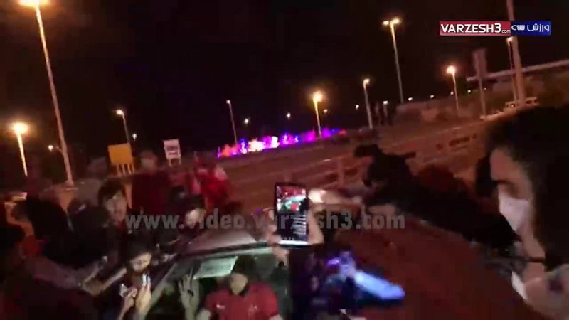 محاصره عبدی توسط هواداران پرسپولیس