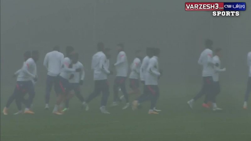 تمرین بازیکنان چلسی در هوای مه آلود